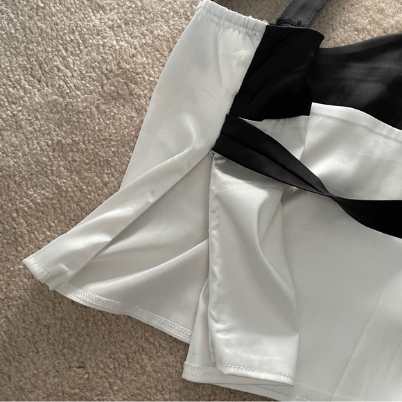 Vintage satin like black and white tank - Picture 6 of 6